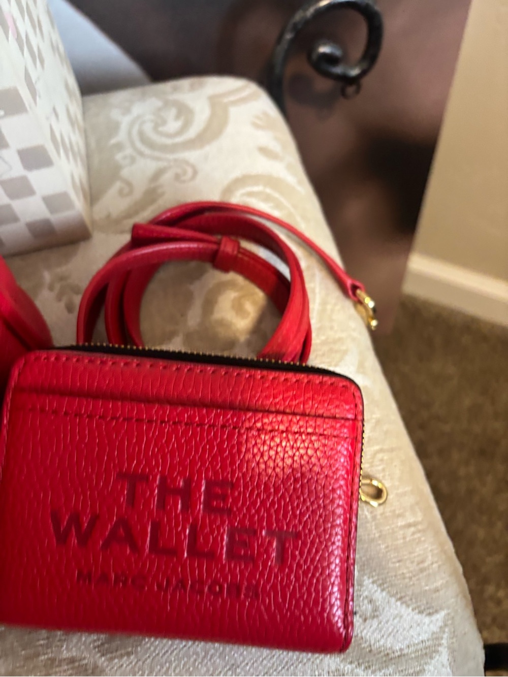 Marc Jacobs Red Pebbled Leather Mini Bucket Bag with Matching Wallet - Picture 3 of 11